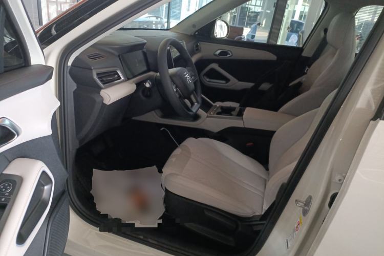 Used BYD Yuan UP 2025 Model 301KM Leading Version Interior 3