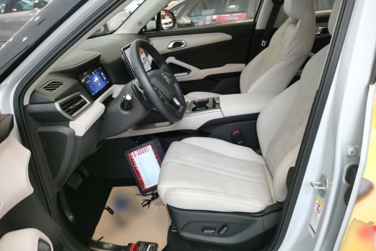 Used BYD Yuan UP 2025 Intelligent Driving Version 401 km Beyond-Range Edition Left Front Seat
