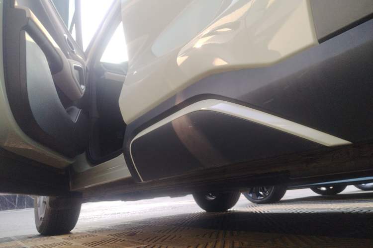 Used BYD Yuan UP 2025 Model 301KM Leading Version Left Side Sill