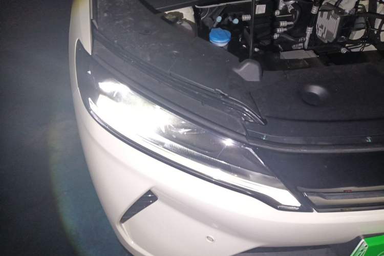 Used BYD Yuan UP 2025 Intelligent Driving Version 401 KM Dynamic Edition Right Front Headlight