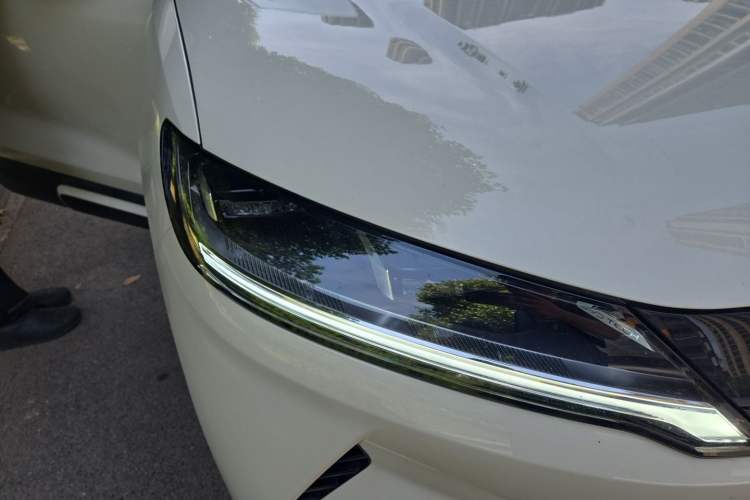 Used BYD Yuan UP 2025 Model 301KM Leading Version Right Front Headlight