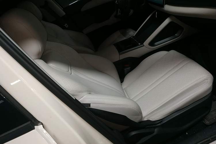 Used BYD Yuan UP 2025 Model 301KM Leading Version Right Front Seat