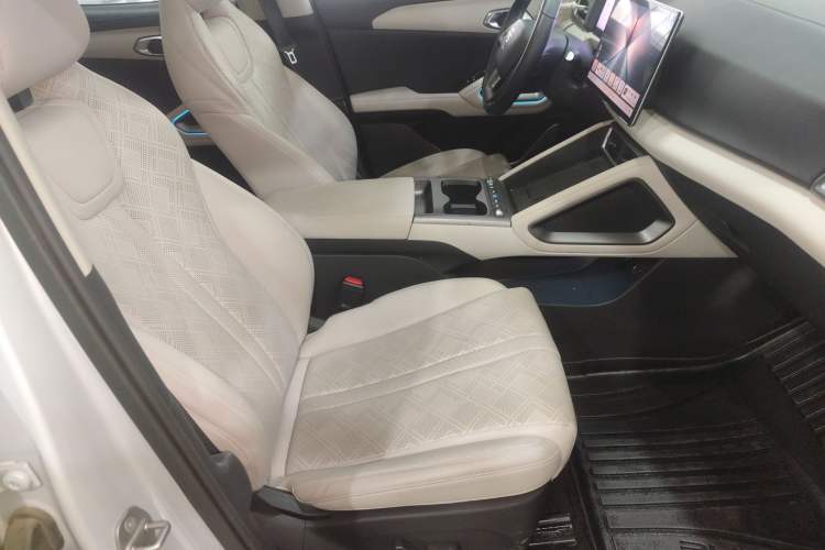 Used BYD Yuan UP 2025 Intelligent Driving Version 401 km Beyond-Range Edition Right Front Seat