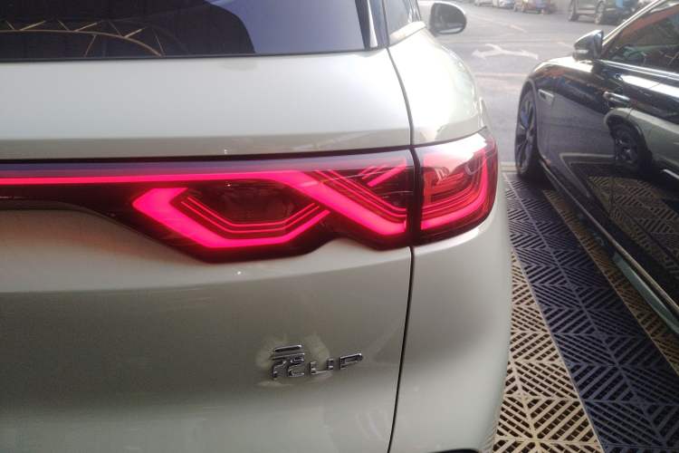 Used BYD Yuan UP 2025 Model 301KM Leading Version Right Rear Taillight