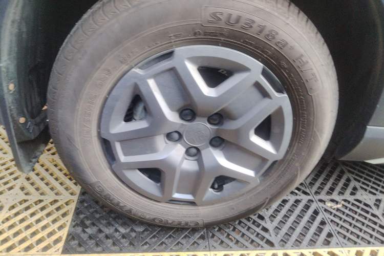 Used BYD Yuan UP 2025 Model 301KM Leading Version Right Rear Wheel Hub