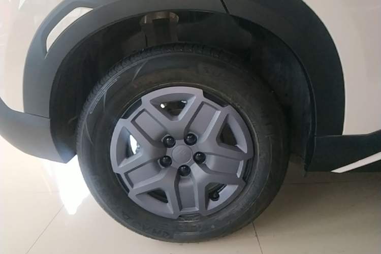 Used BYD Yuan UP 2025 Model 301KM Leading Version Right Rear Wheel Hub