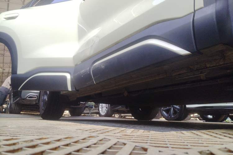 Used BYD Yuan UP 2025 Model 301KM Leading Version Right Side Sill