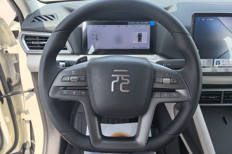 Used BYD Yuan UP 2025 Intelligent Driving Version 401 KM Dynamic Edition Steering Wheel