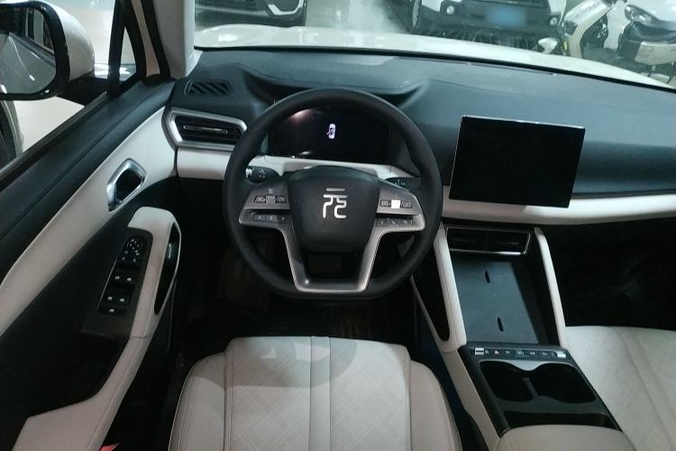 Used BYD Yuan UP 2025 Model 301KM Leading Version Steering Wheel