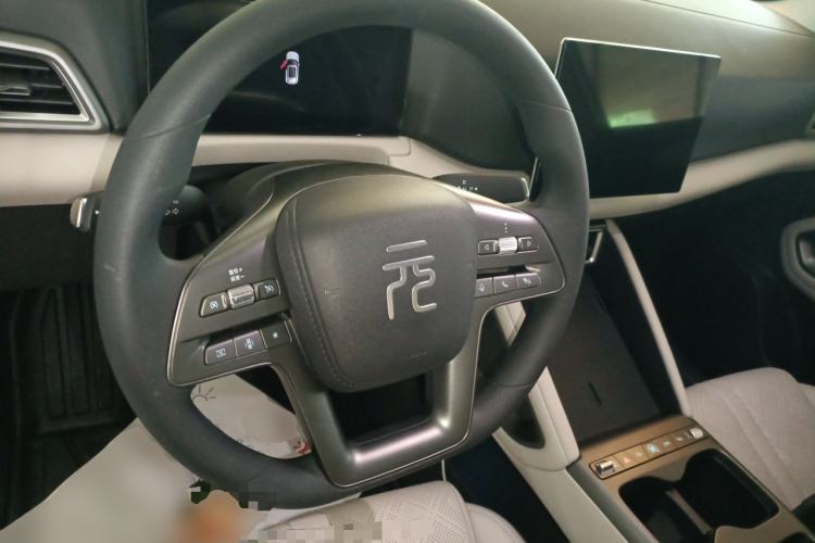 Used BYD Yuan UP 2025 Model 301KM Leading Version Steering Wheel
