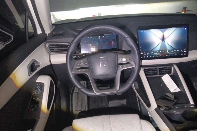 Used BYD Yuan UP 2025 Intelligent Driving Version 401 KM Dynamic Edition Steering Wheel