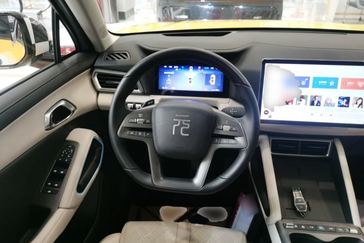 Used BYD Yuan UP 2025 Intelligent Driving Version 401 km Beyond-Range Edition Steering Wheel