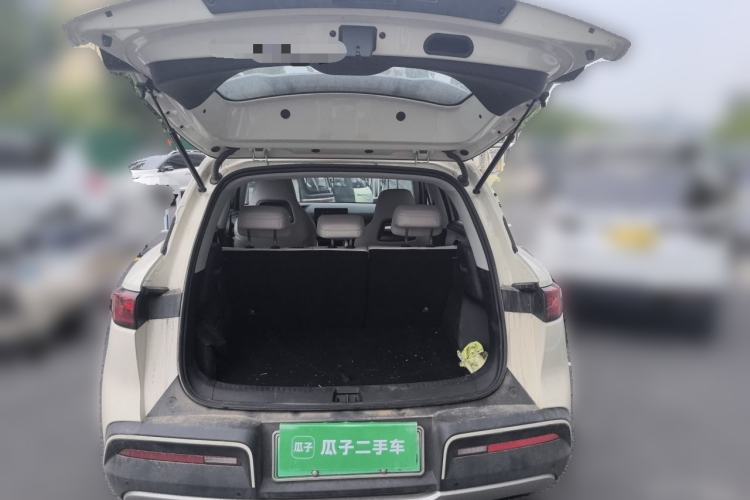 Used BYD Yuan UP 2025 Model 301KM Leading Version Trunk