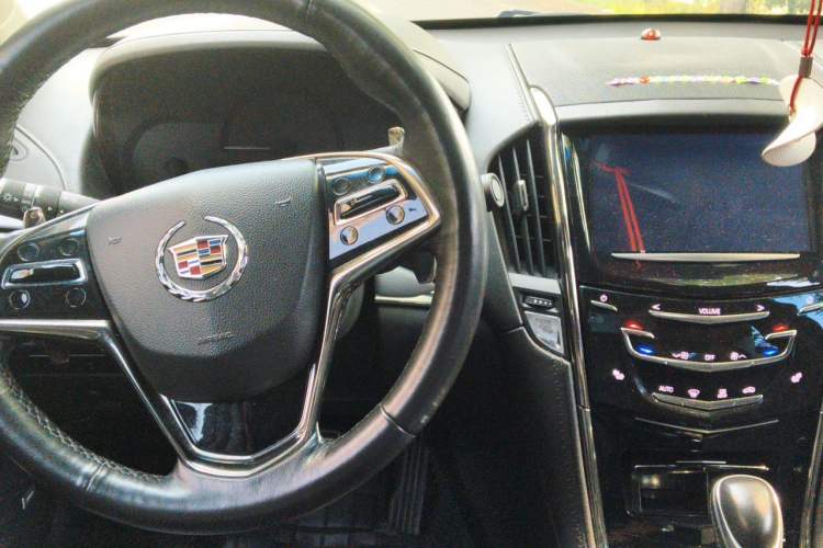 Used Cadillac ATS 2014 28T Leading Model Center Console