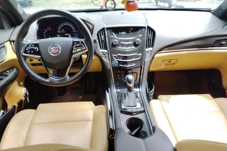 Used Cadillac ATS 2014 28T Comfort Version Center Console