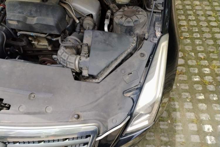 Used Cadillac ATS 2014 28T Comfort Version Engine Bay Left