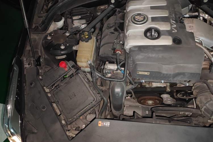 Used Cadillac ATS 2014 28T Elite Edition Engine Bay Right