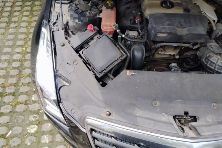 Used Cadillac ATS 2014 28T Comfort Version Engine Bay Right