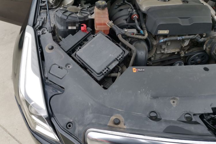 Used Cadillac ATS 2014 28T Comfort Version Engine Bay Right