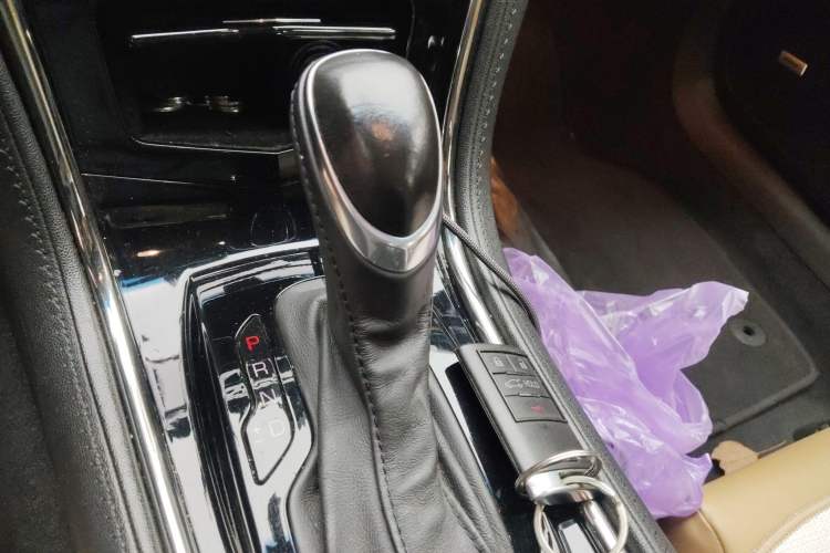 Used Cadillac ATS 2014 28T Elite Edition Gear Lever