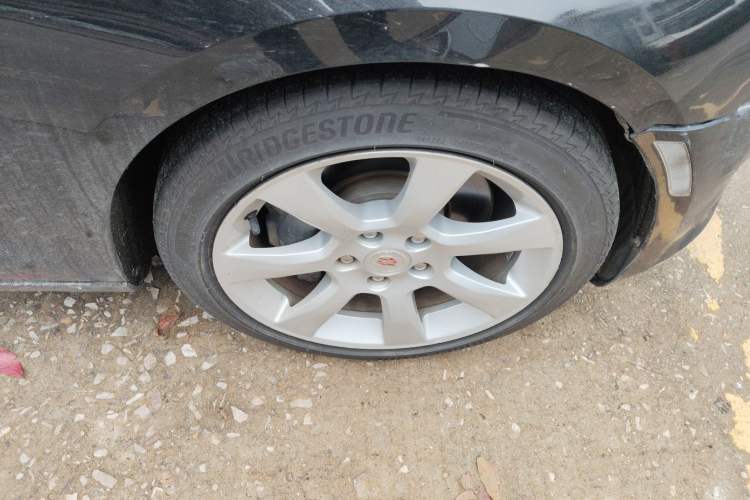 Used Cadillac ATS 2014 28T Elite Edition Right Front Wheel Hub