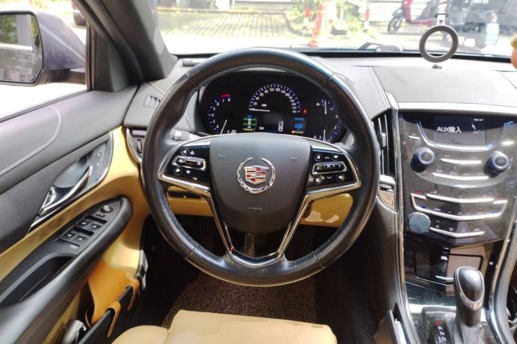 Used Cadillac ATS 2014 28T Comfort Version Steering Wheel