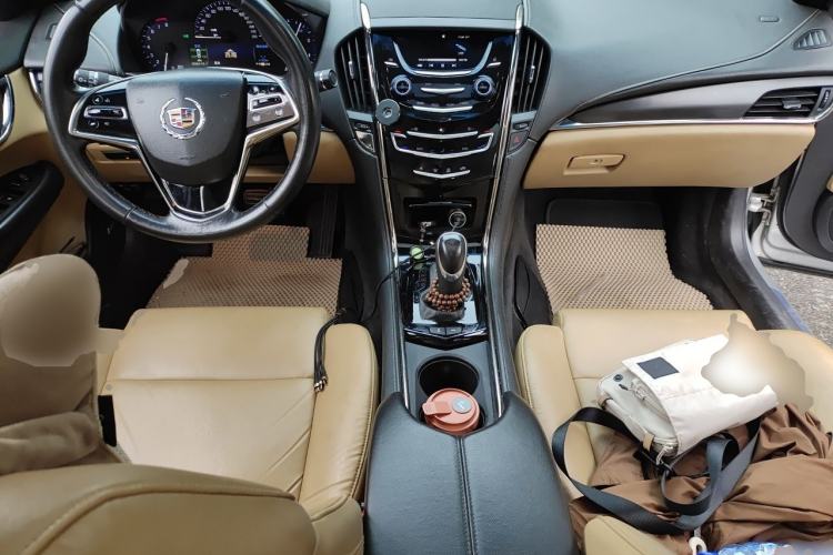 Used Cadillac ATS 2014 28T Comfort Version Center Console
