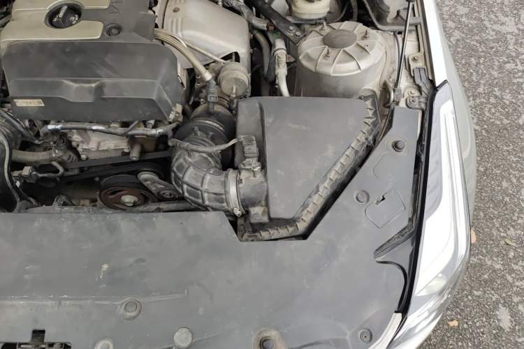 Used Cadillac ATS 2014 28T Comfort Version Engine Bay Left