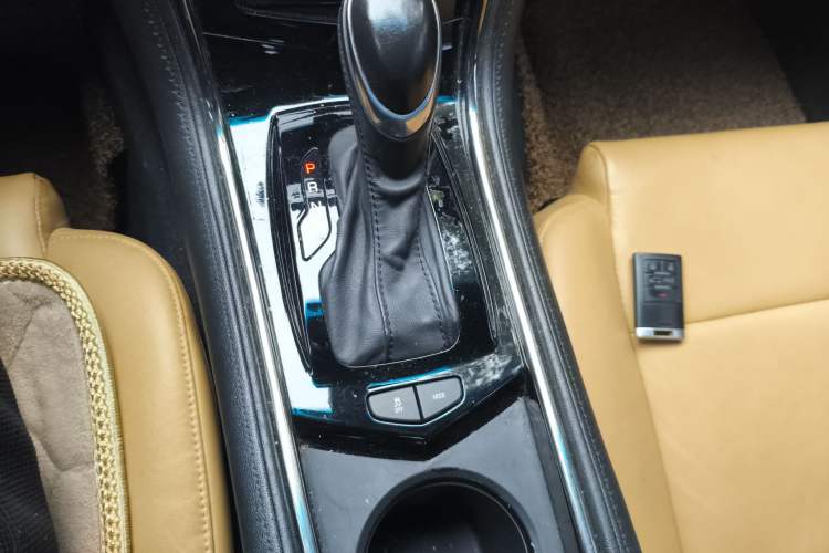 Used Cadillac ATS 2014 28T Elite Edition Gear Lever