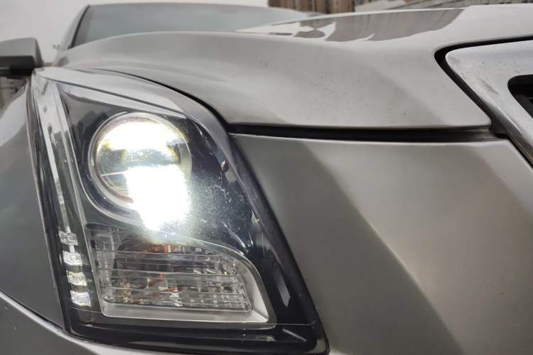 Used Cadillac ATS 2014 28T Comfort Version Right Front Headlight