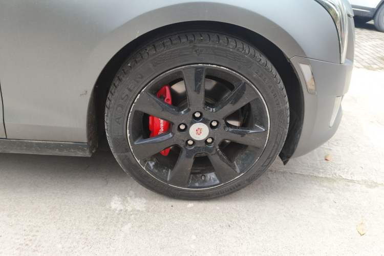 Used Cadillac ATS 2014 28T Elite Edition Right Front Wheel Hub