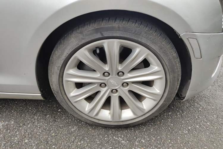 Used Cadillac ATS 2014 28T Comfort Version Right Front Wheel Hub