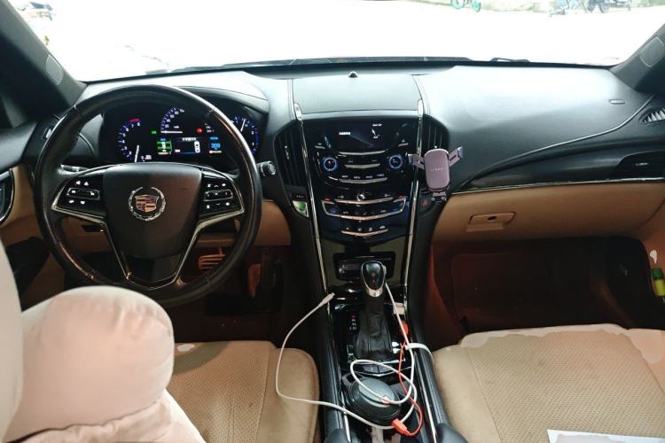 Used Cadillac ATS 2014 28T Comfort Version Center Console