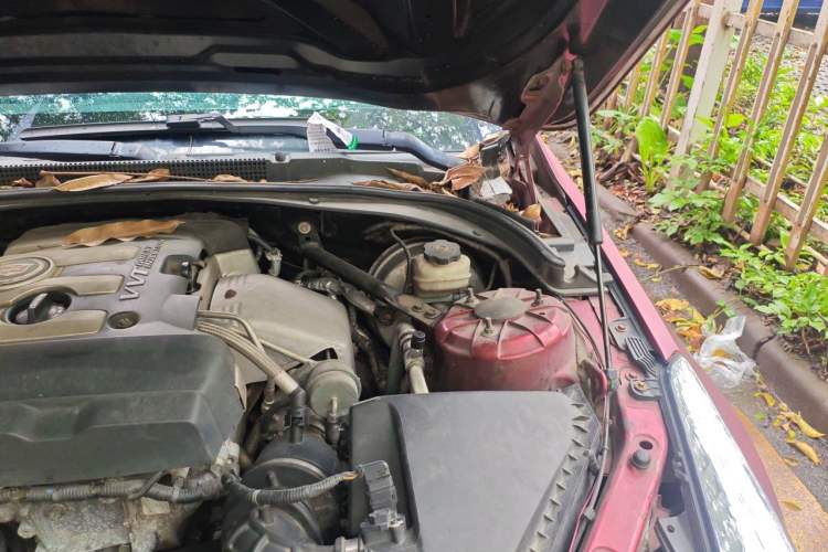 Used Cadillac ATS 2014 28T Comfort Version Engine Bay Left
