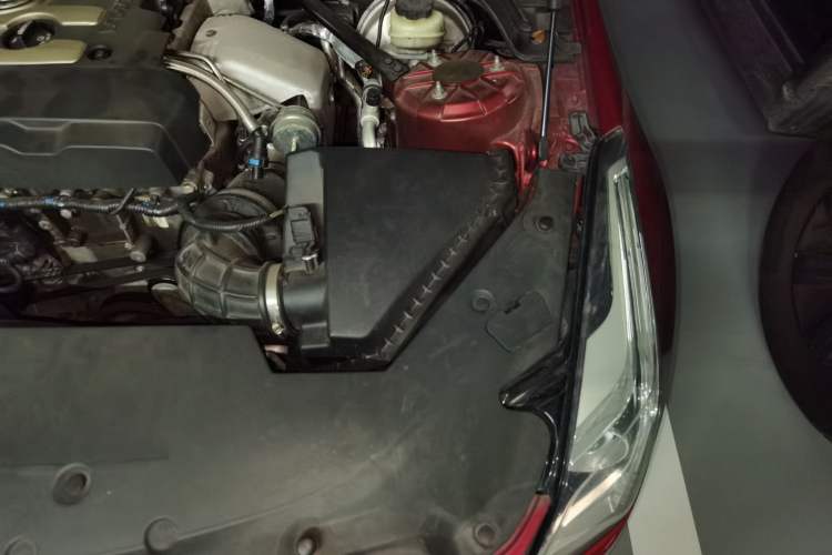 Used Cadillac ATS 2014 28T Comfort Version Engine Bay Left
