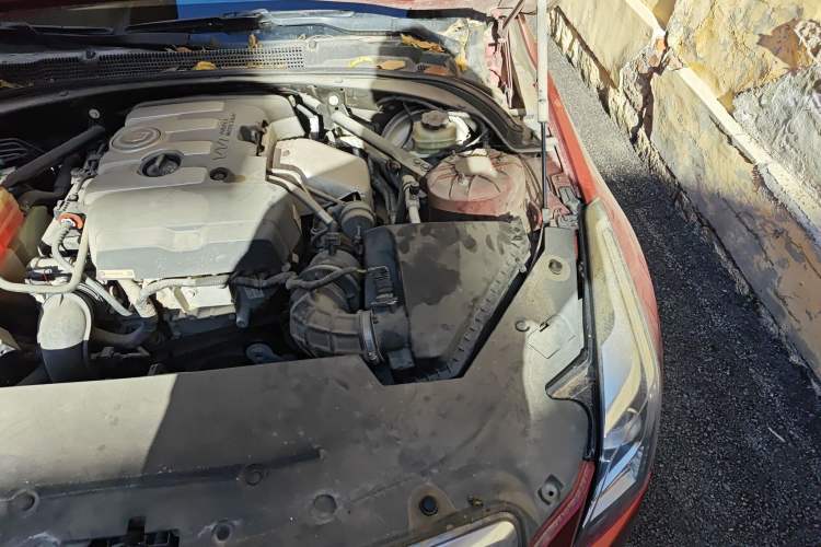 Used Cadillac ATS 2014 28T Comfort Version Engine Bay Left