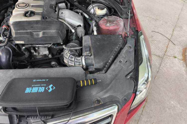 Used Cadillac ATS 2014 28T Comfort Version Engine Bay Left