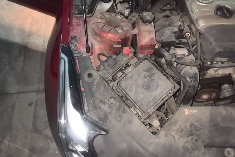 Used Cadillac ATS 2014 28T Comfort Version Engine Bay Right