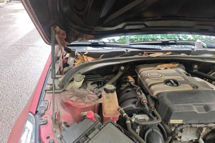 Used Cadillac ATS 2014 28T Comfort Version Engine Bay Right