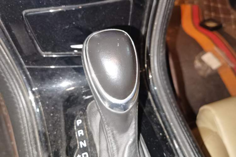 Used Cadillac ATS 2014 28T Elite Edition Gear Lever