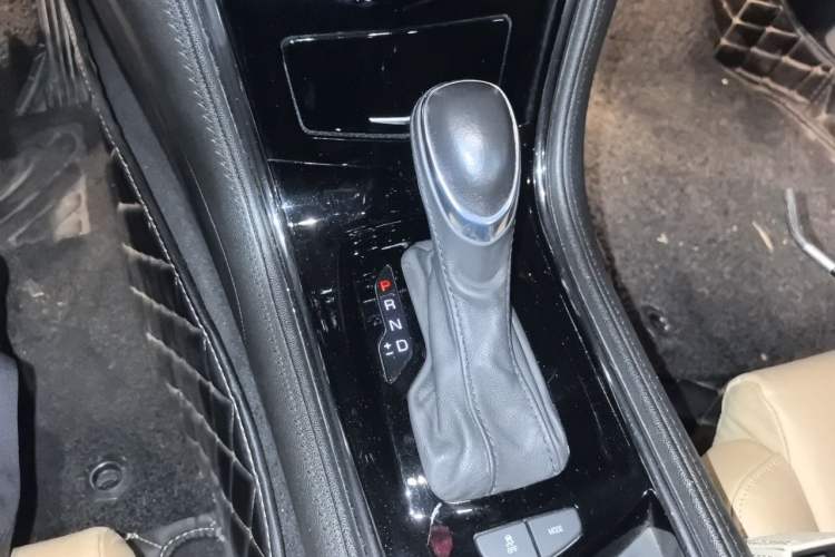 Used Cadillac ATS 2014 28T Comfort Version Gear Lever