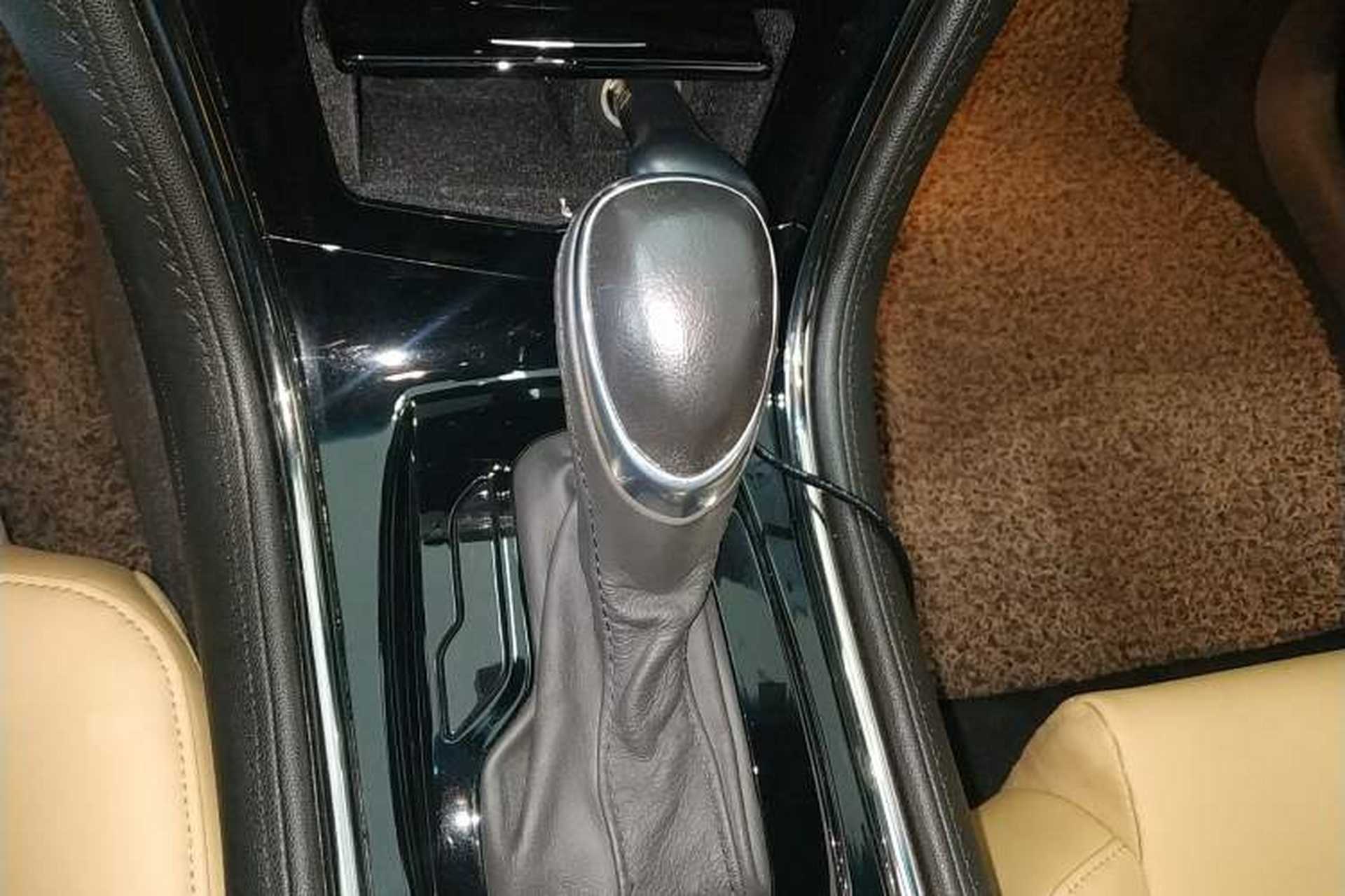 Used Cadillac ATS 2014 28T Elite Edition Gear Lever