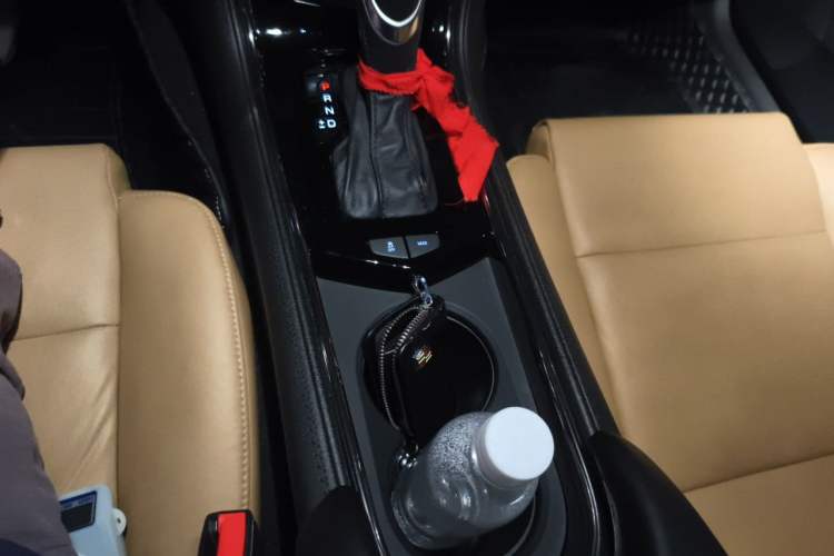Used Cadillac ATS 2014 28T Comfort Version Gear Lever