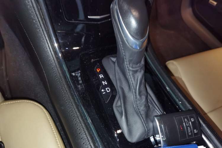 Used Cadillac ATS 2014 28T Comfort Version Gear Lever