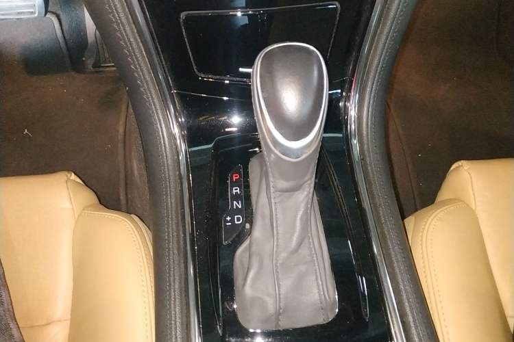 Used Cadillac ATS 2014 28T Elite Edition Gear Lever
