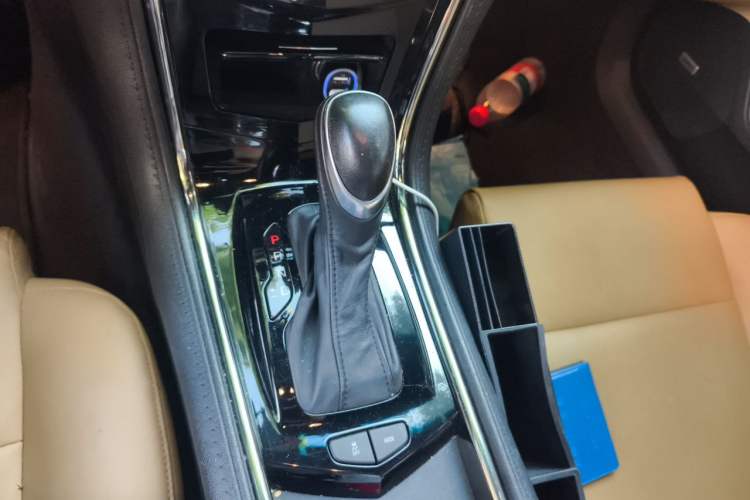 Used Cadillac ATS 2014 28T Comfort Version Gear Lever
