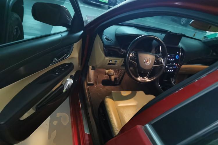 Used Cadillac ATS 2014 28T Comfort Version Interior 3