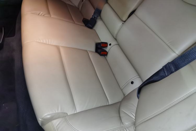 Used Cadillac ATS 2014 28T Comfort Version Interior 4
