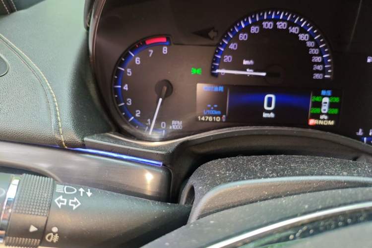 Used Cadillac ATS 2014 28T Comfort Version Odometer Close Up