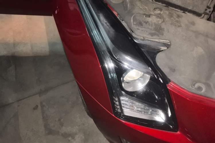 Used Cadillac ATS 2014 28T Comfort Version Right Front Headlight